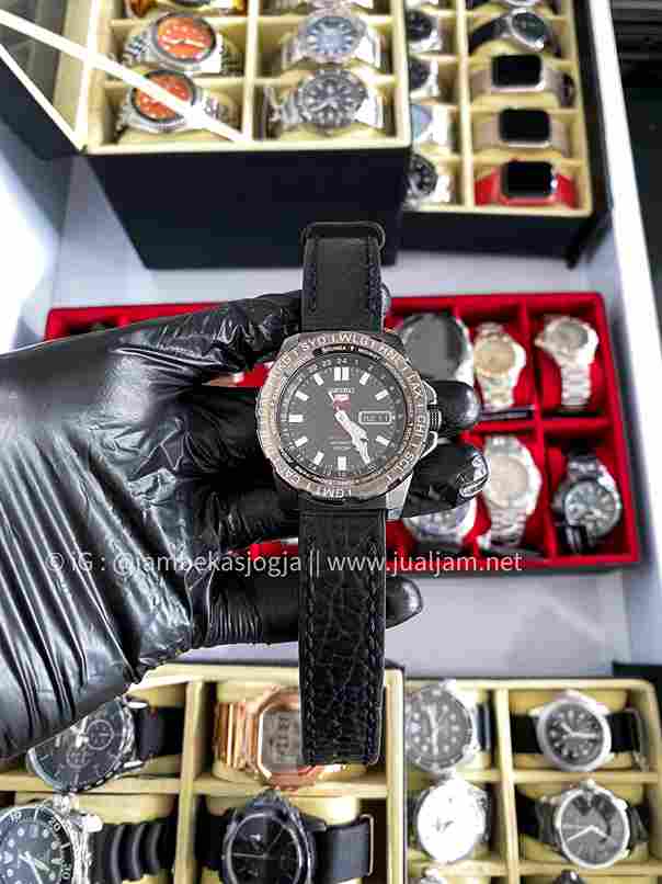 (SKU 72) Seiko 5 Sports SRP723K1 Automatic Black Dial Black Leather Strap