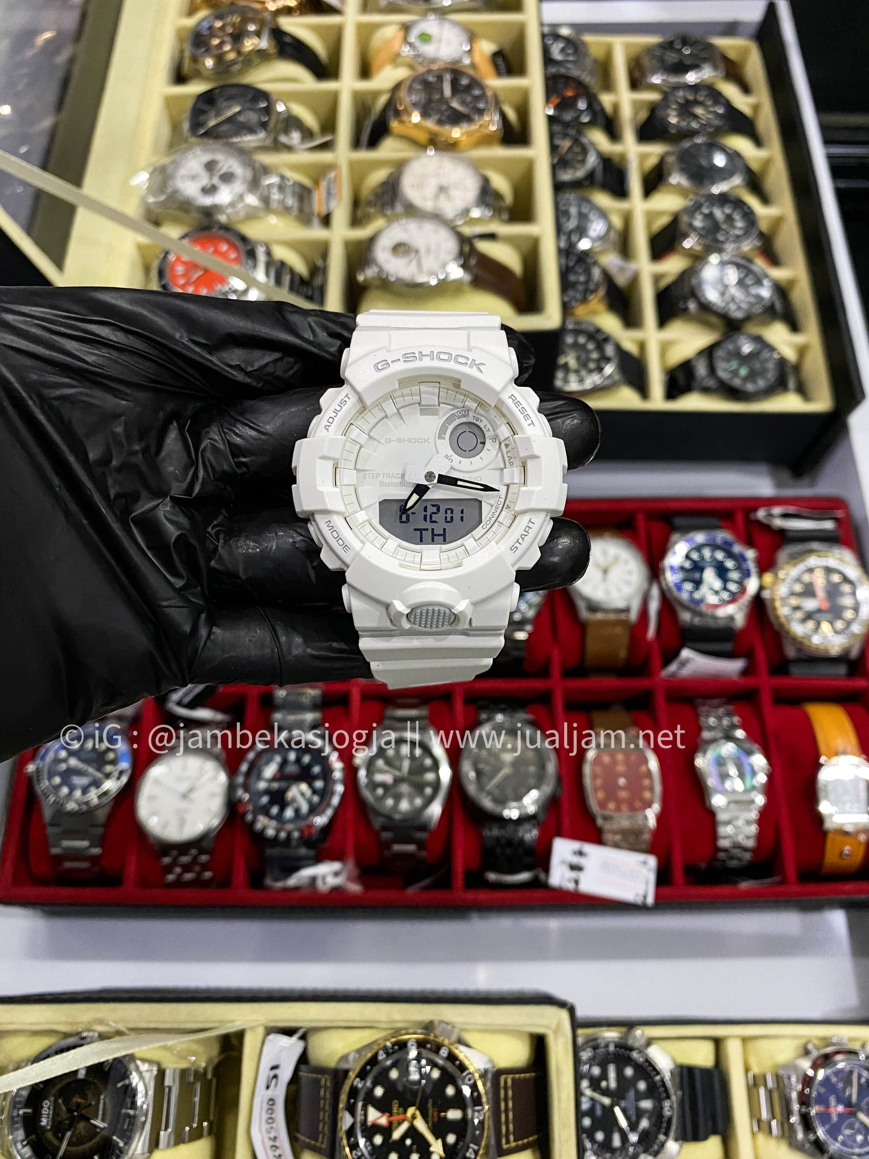 Casio G-shock GBA-800 -7ADR Men White Dial White Resin Band GARANSI MARET 2027 ( TITIP JUAL )