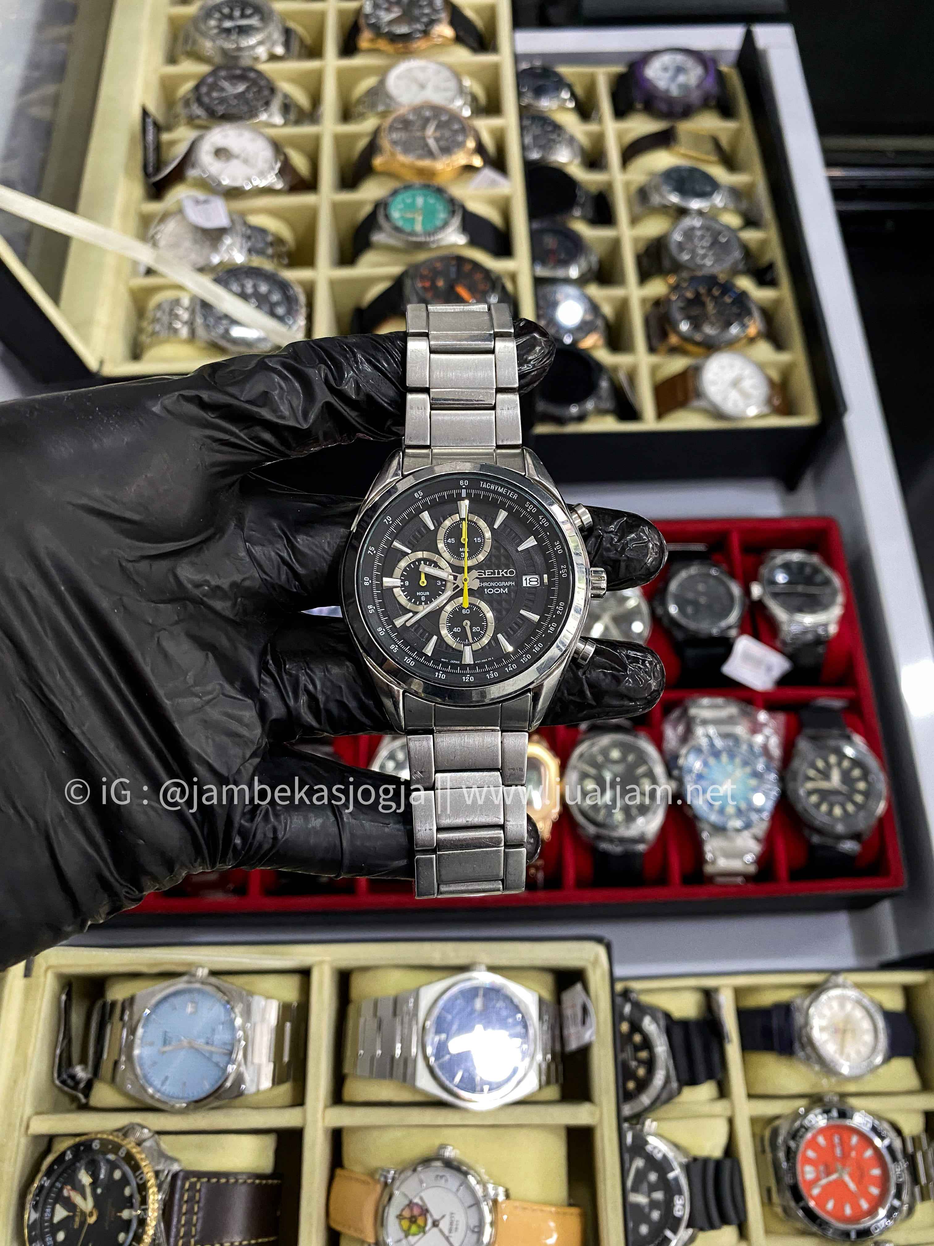 (SKU 111)Seiko Chronograph SSB175P1 Black Dial Yellow Hands Stainless Steel