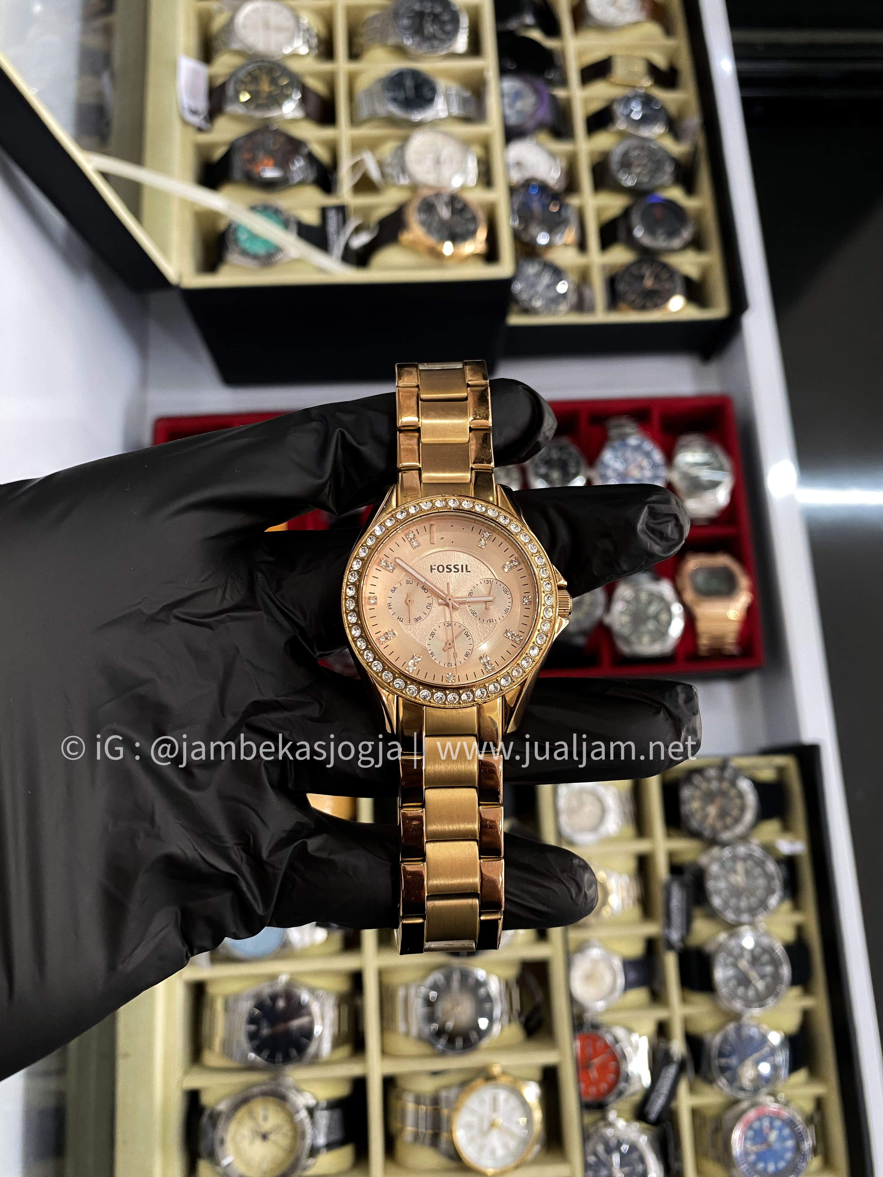 Fossil Riley ES2811 Multifunction Rose Gold Dial Rose Gold Stainless Steel Strap ( TITIP JUAL )