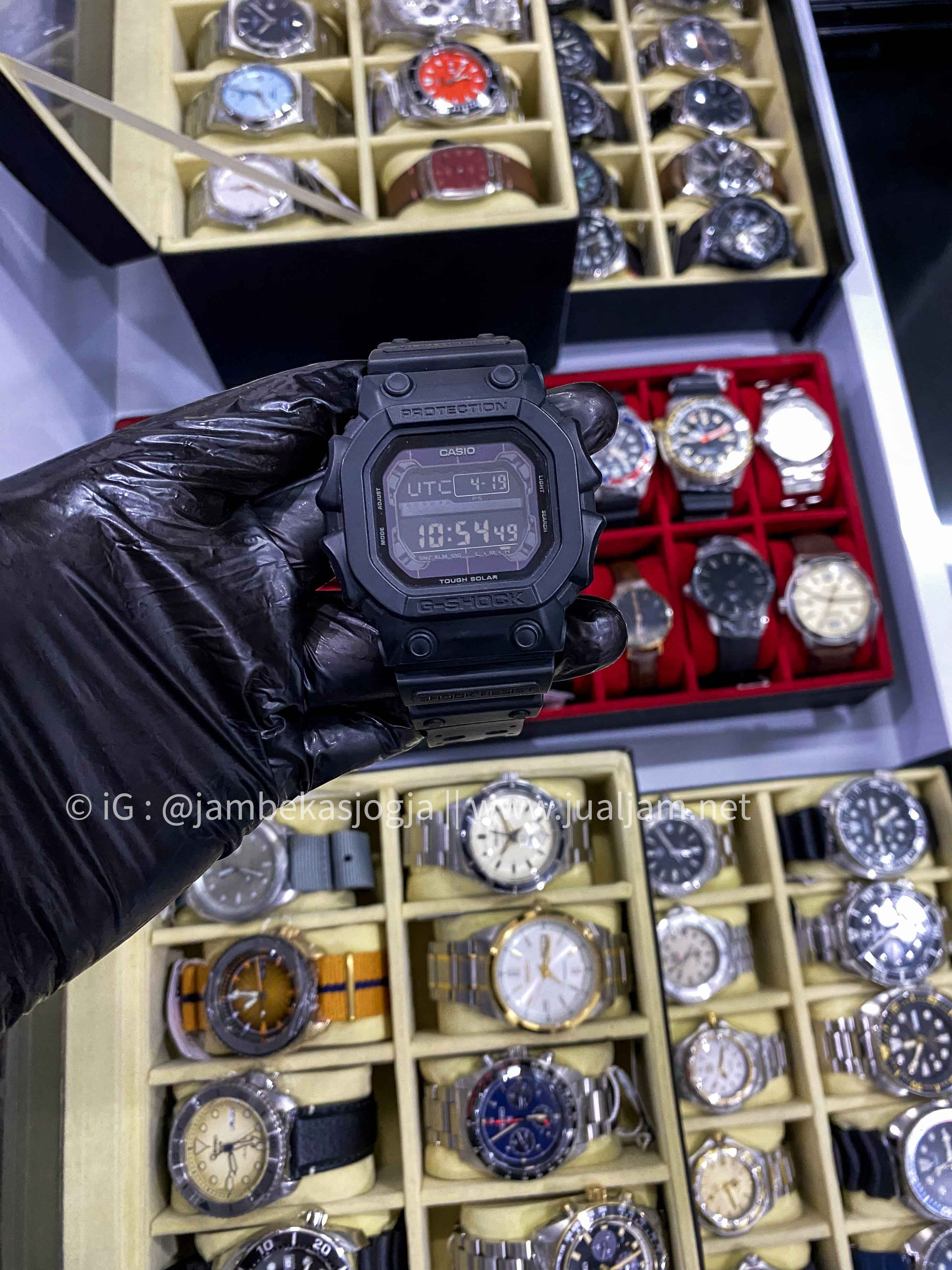( SKU 175 ) Casio G-Shock GX-56BB-1DR King Kong Solar Powered WR 200M Digital Dial Black Resin Band