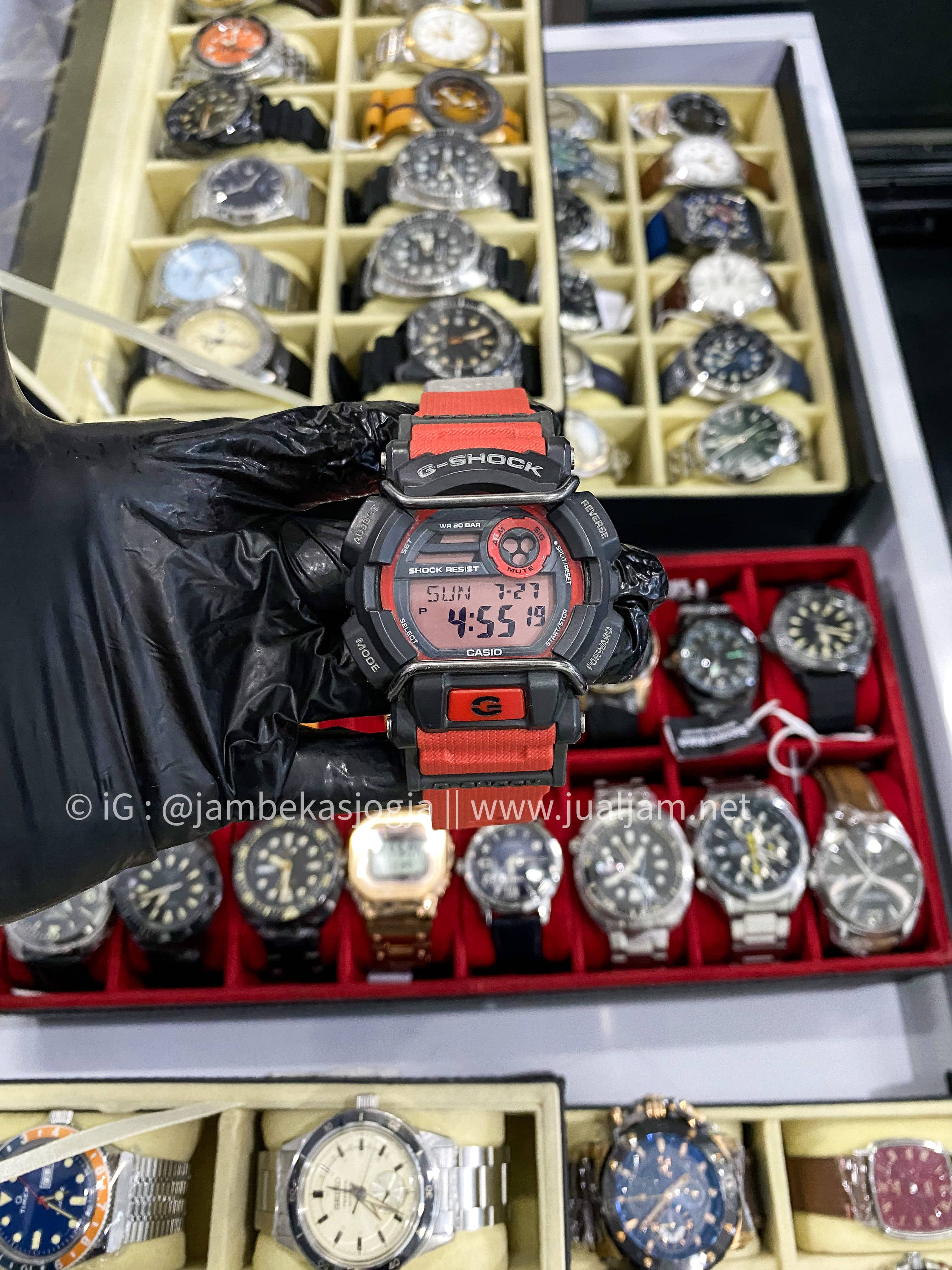 (SKU 221) Casio G-Shock Standard GD-400-4DR Man Digital Dial Red Resin Strap
