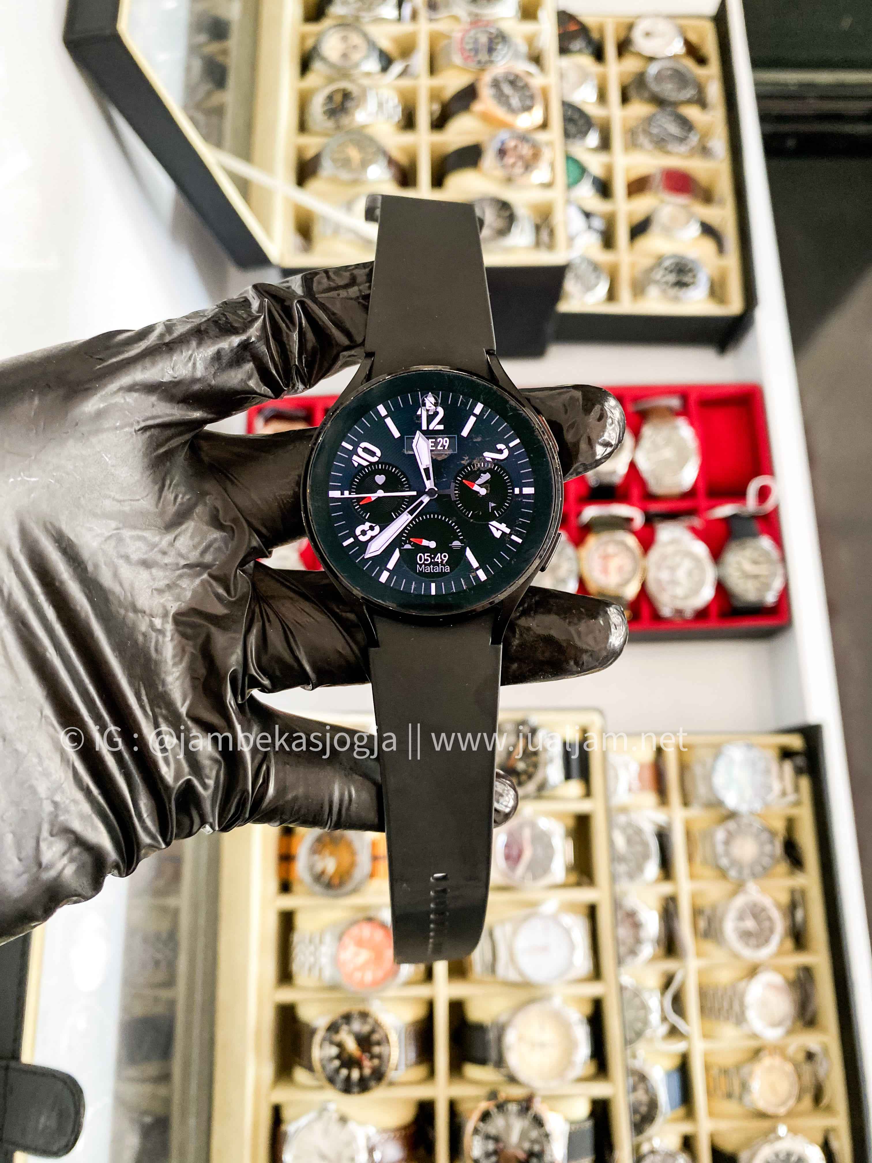 SAMSUNG Galaxy Watch 4 Smartwatch ( TITIP JUAL )