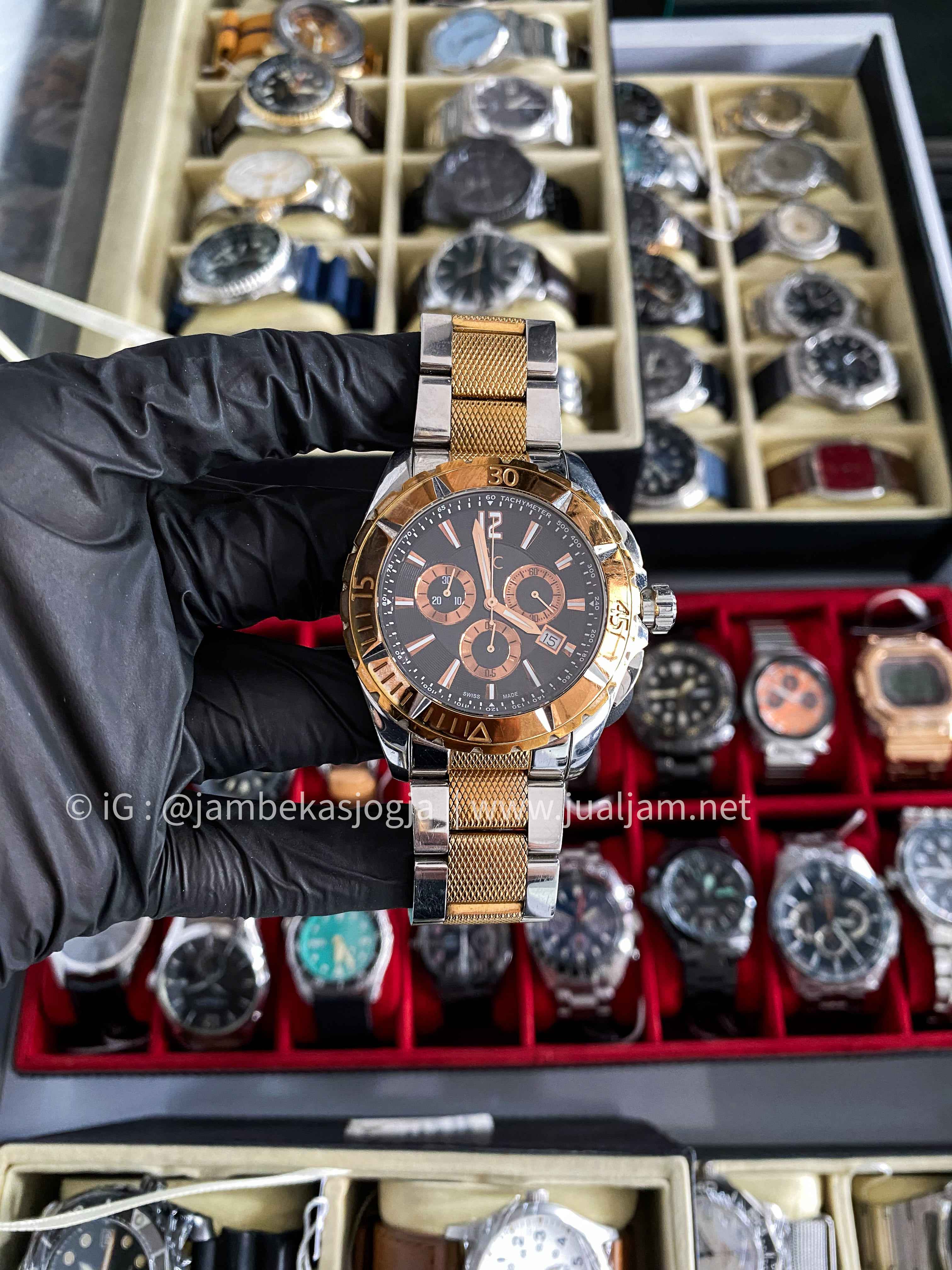 ( SKU 308 ) Guess Collection GC Sport Class XXL X53003G2S Strap stainles gold and silver black dial