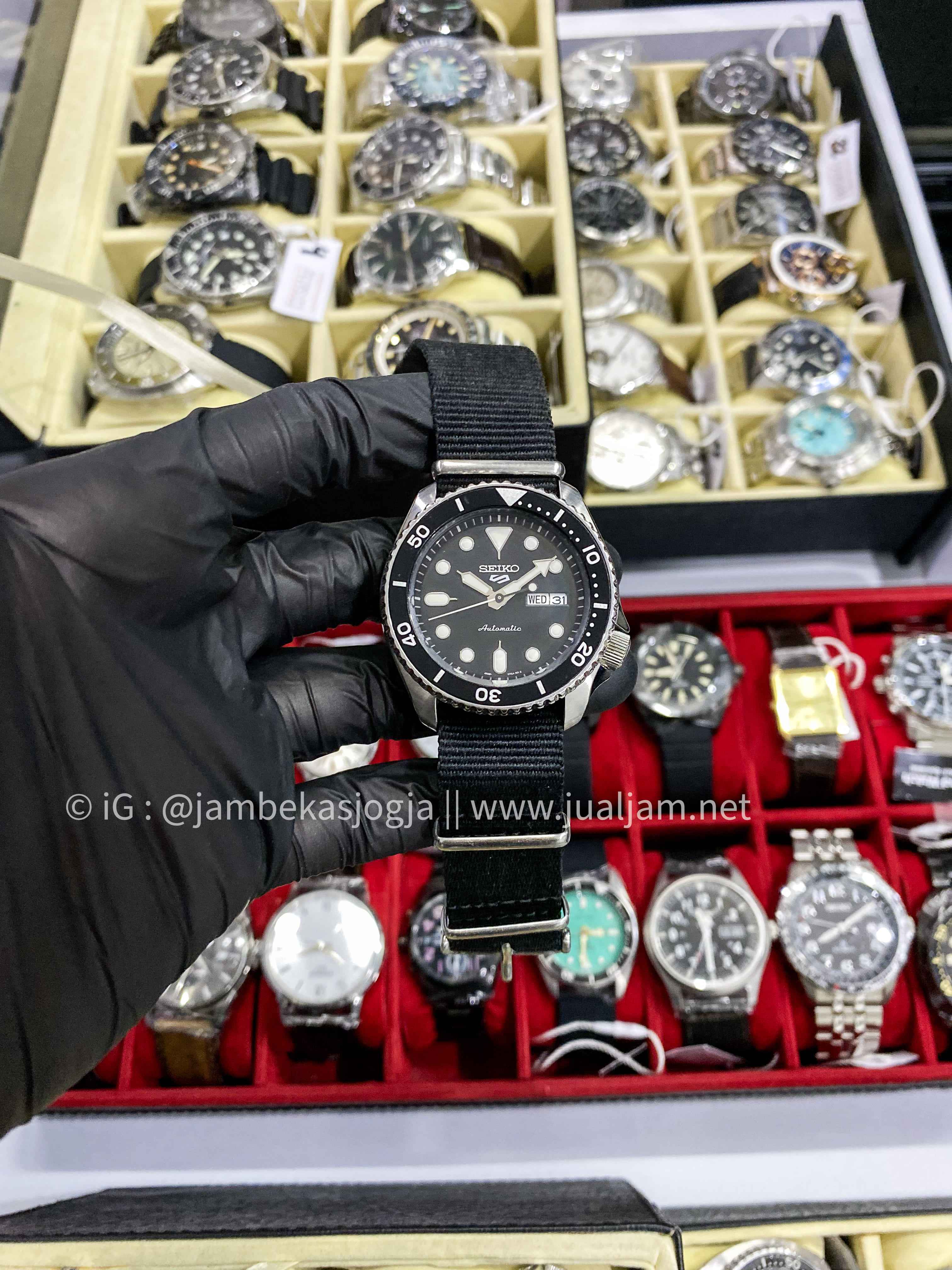 ( SKU 345) Seiko 5 Sports SRPD55K3 SKX Sports Style Automatic Black Dial Black Nylon Strap