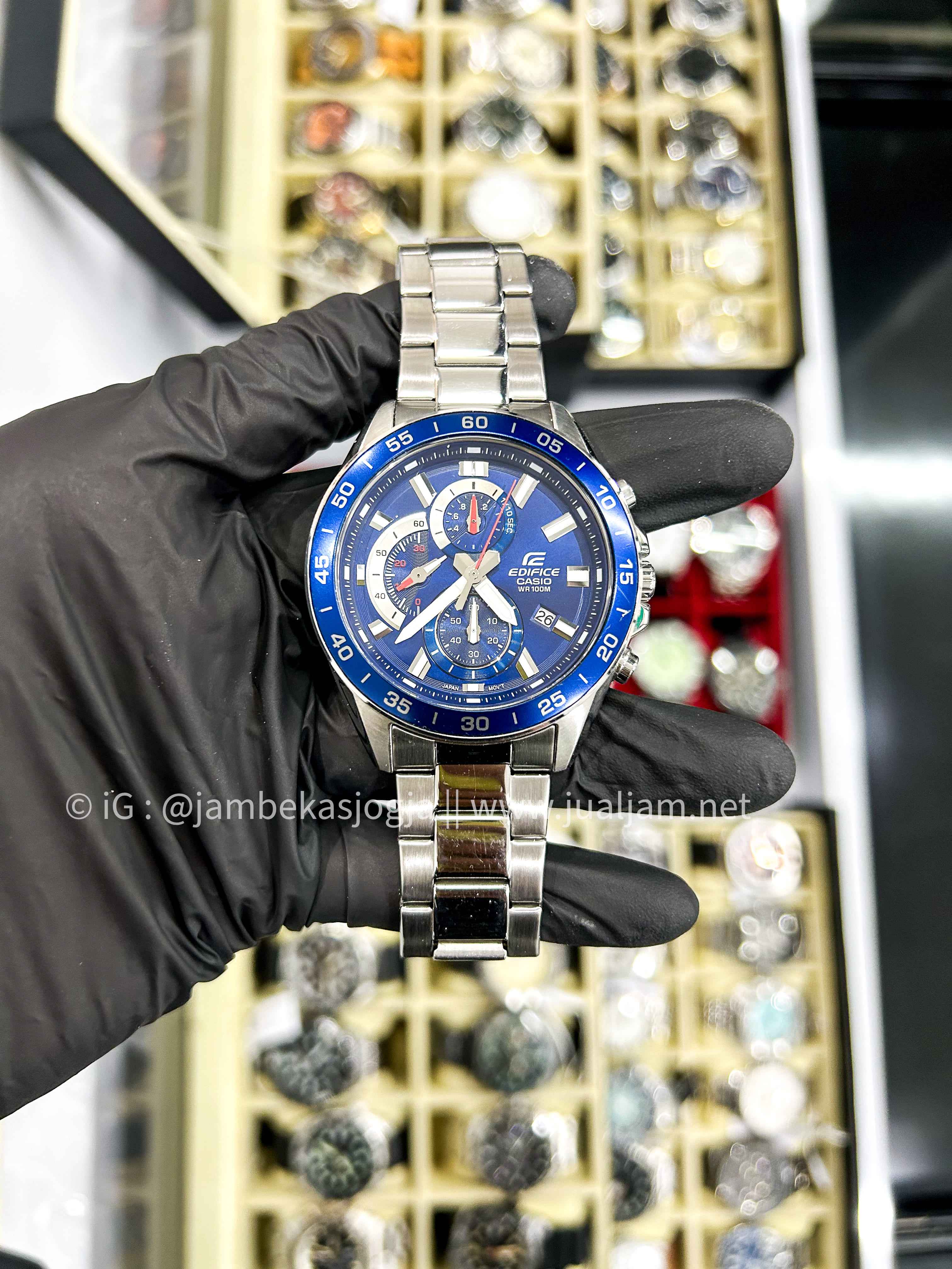 Casio Edifice EFV-550D-2AVUDF Chronograph Men Blue Dial Stainless Steel Band (TITIP JUAL)