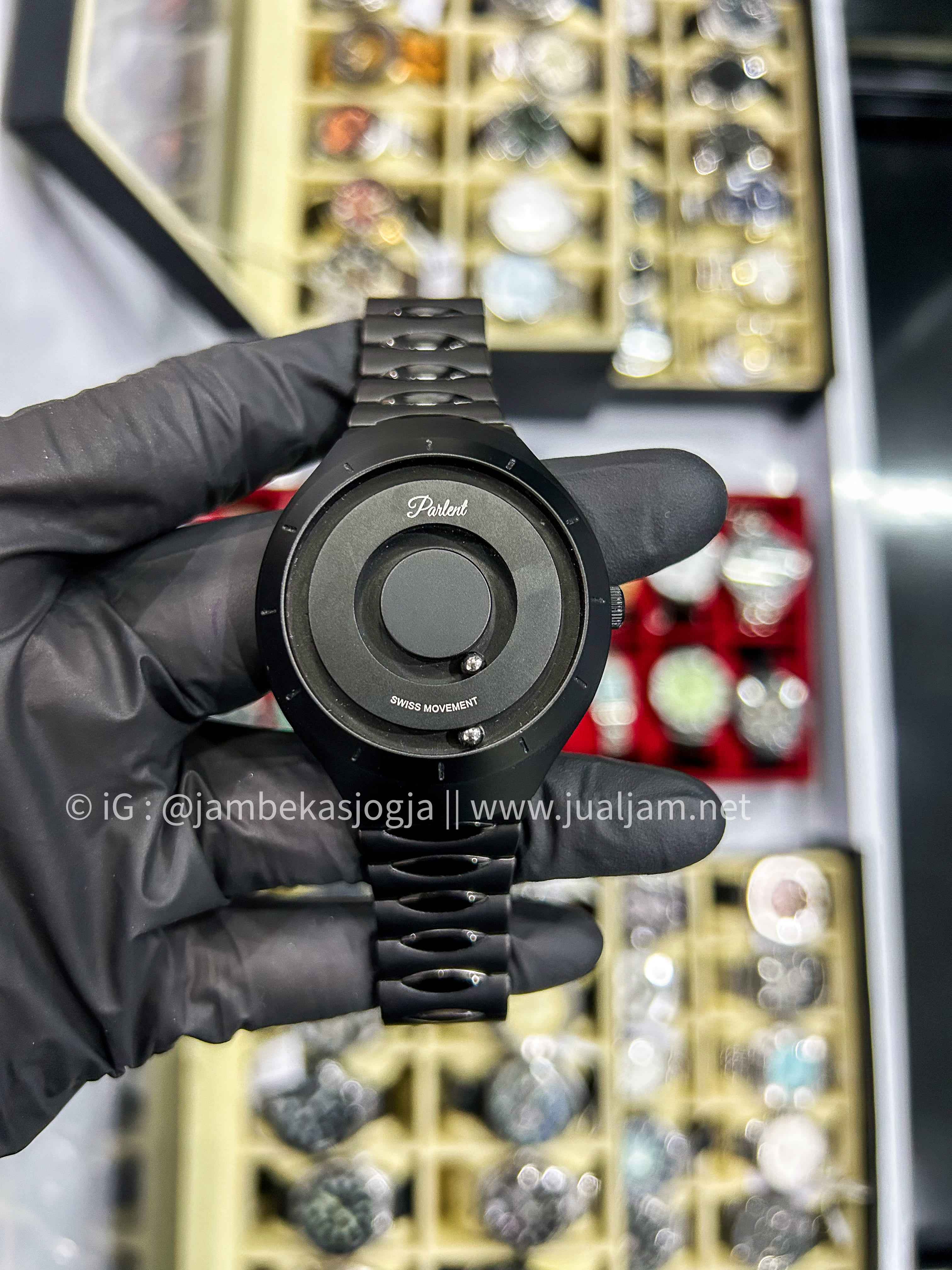 (SKU 390)  Parlent Magnetic Series Black stainless strap