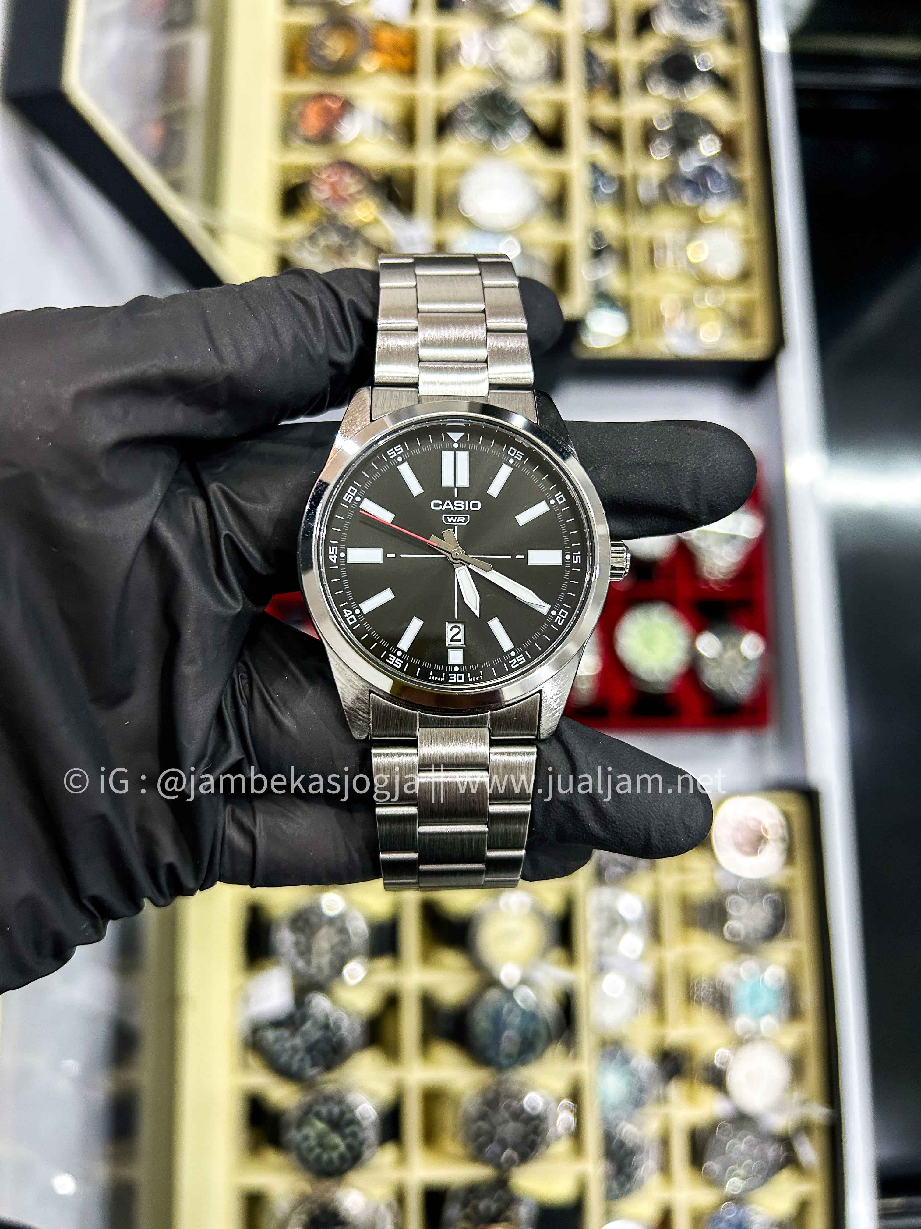 (SKU 393) Casio General MTP-VD02D-1EUDF Dress Men Black Dial Stainless Steel Band