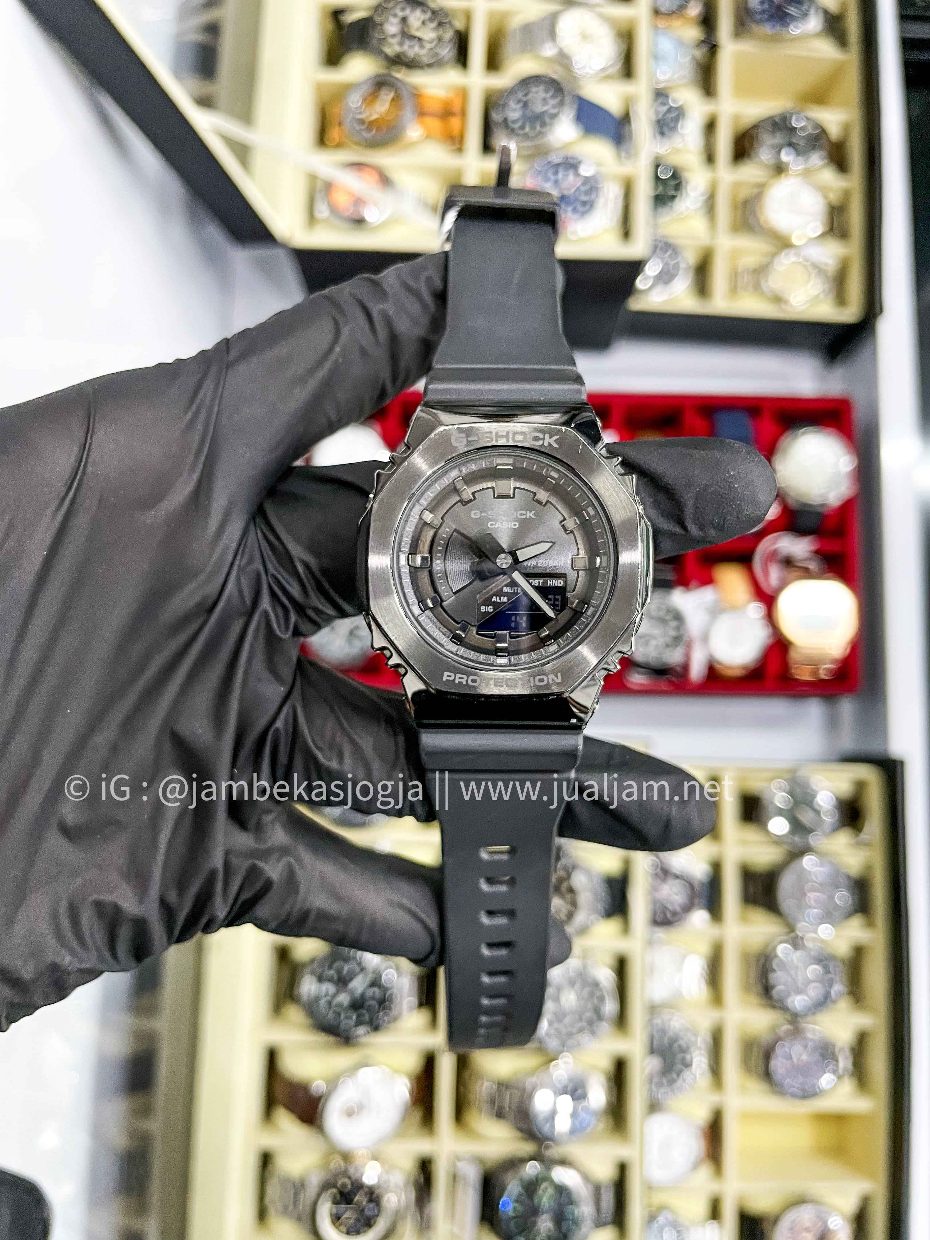 (SKU 395) Casio G-Shock GM-2100BB-1ADR CasiOak Digital Analog Dial Black Resin Band