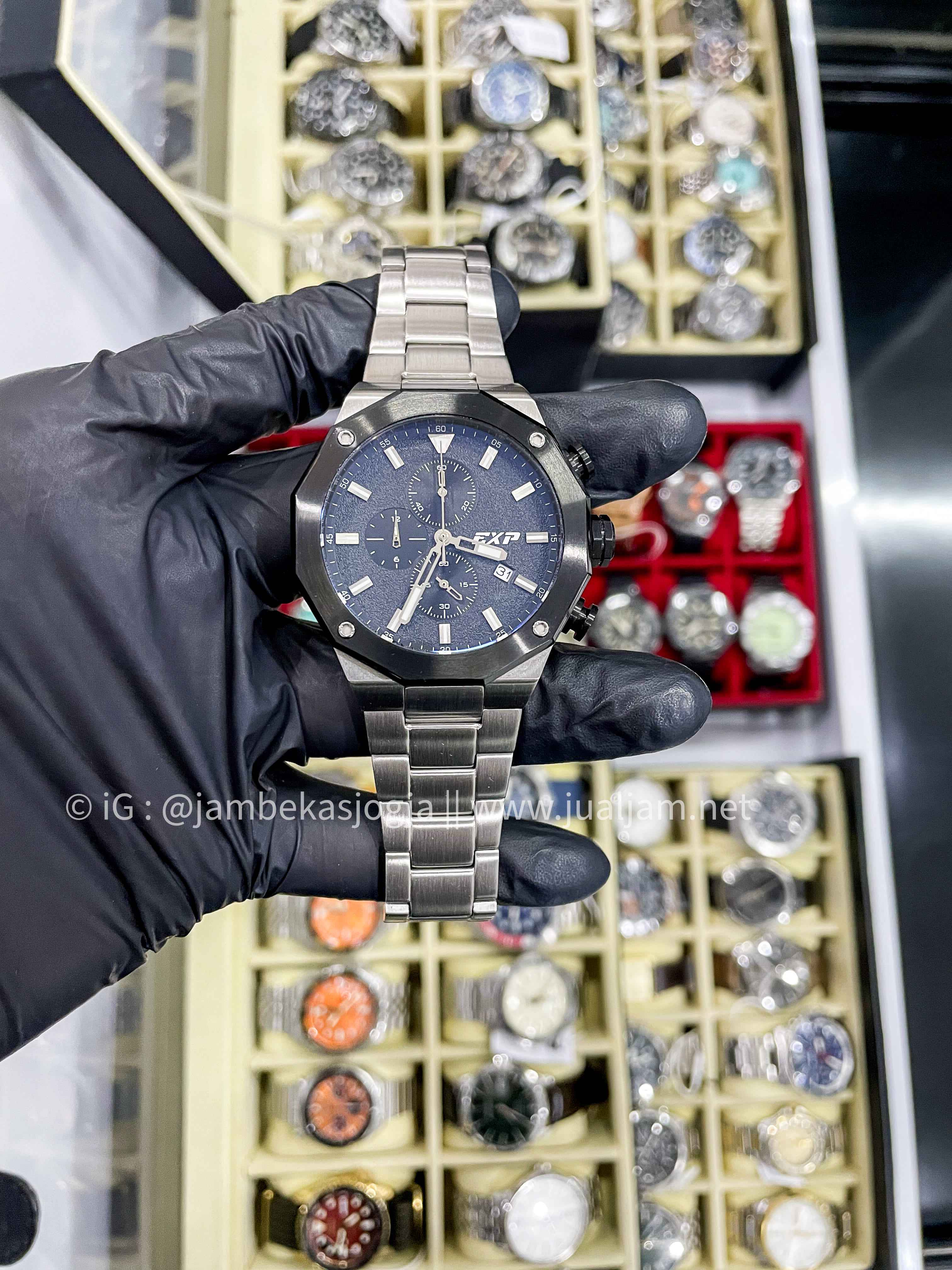 (SKU 380) Expedition Chronograph E 6849 MC BTBBA Men Black Dial Stainless Steel Strap GARANSI RESMI OKTOBER 2026