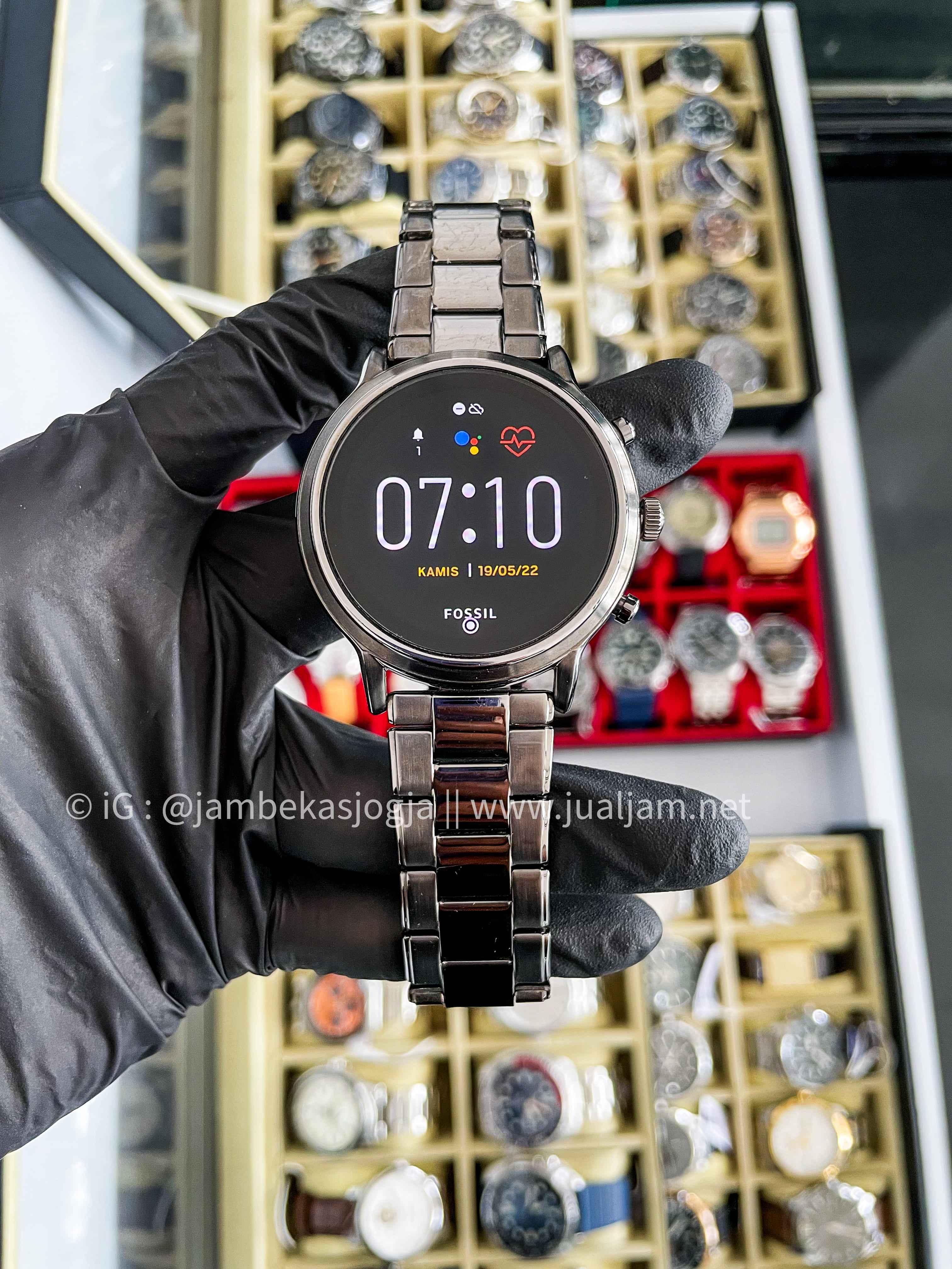 (SKU 406) Fossil Gen 5 The Carlyle HR FTW4024 Smartwatch Men Digital Dial Gunmetal Stainless Steel Strap