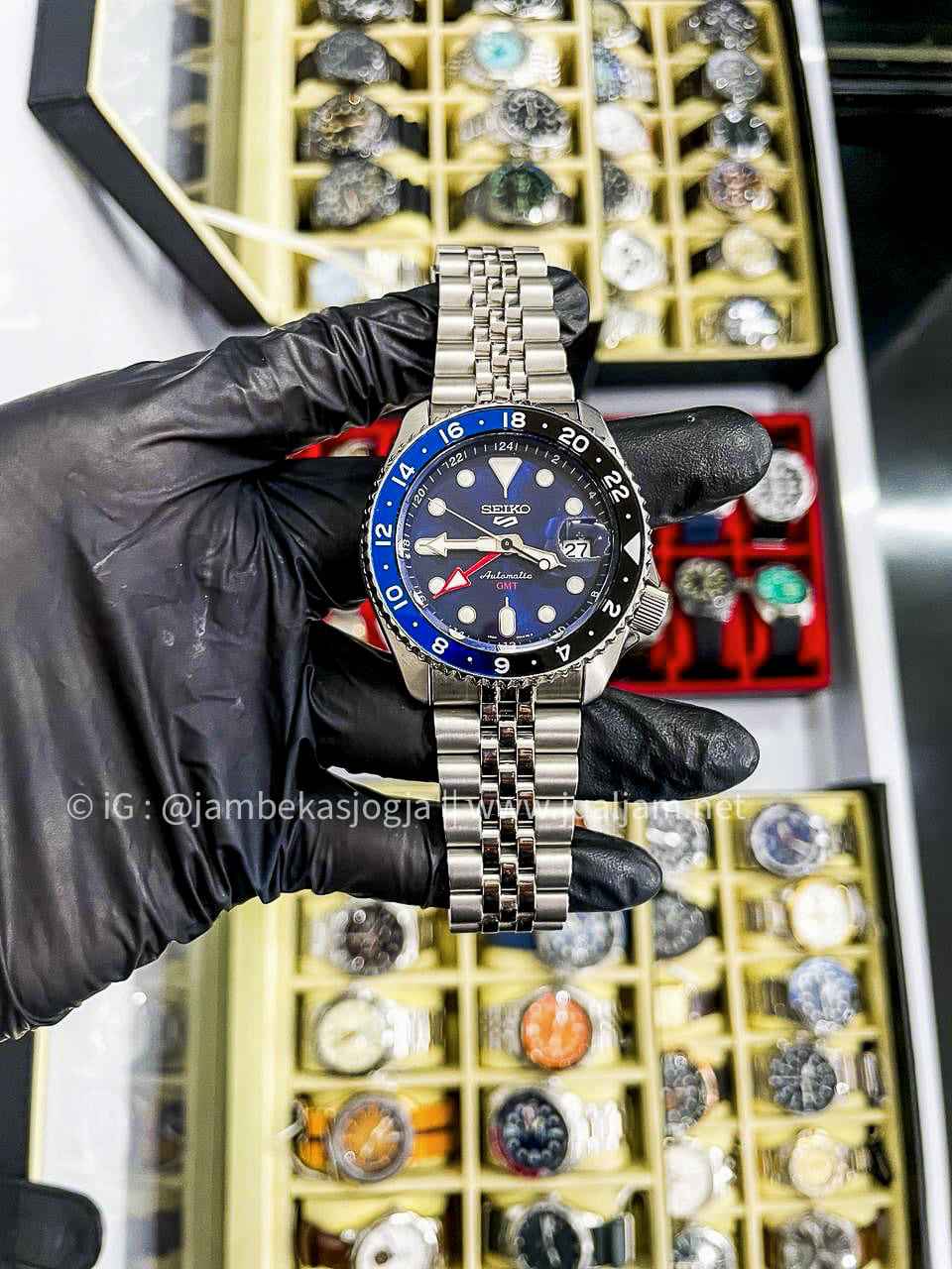 (SKU 418) Seiko 5 Sports SSK003K1 SKX Sports Style GMT Batman Automatic Blue Dial Stainless Steel Strap GARANSI RESMI FEBRUARI 2028