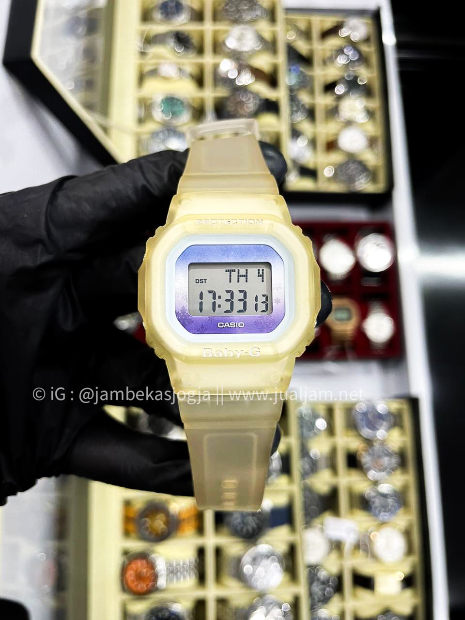 Casio Baby-G Jam Tangan Wanita - White Multicolor - Resin - BGD-560WL-7DR  Rp 1.57 ( TITIP JUAL )