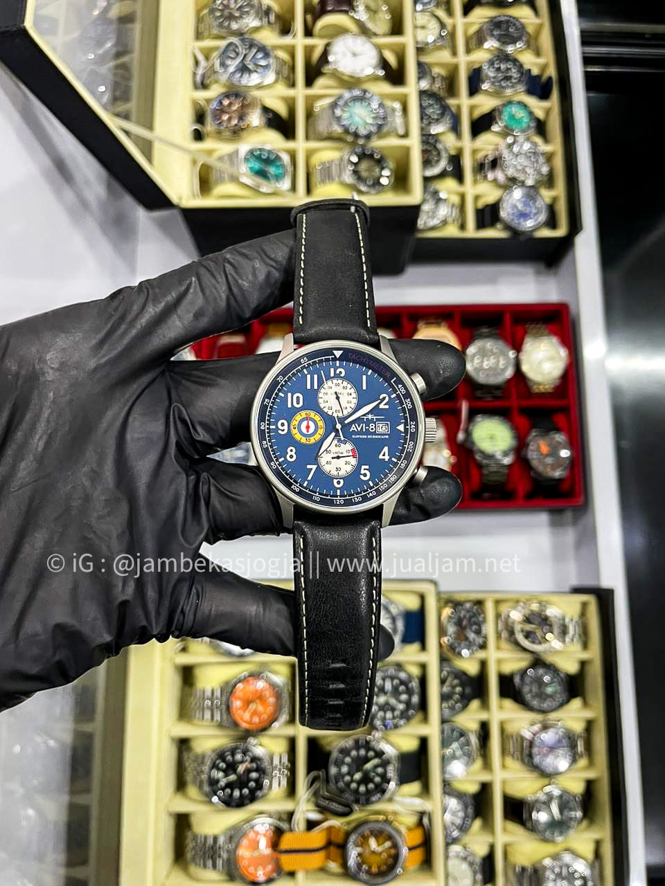 AVI-8 Hawker Hurricane AV-4011-0I Classic Chronograph Midnight Black Blue Dial Black Leather Strap (TITIP JUAL )