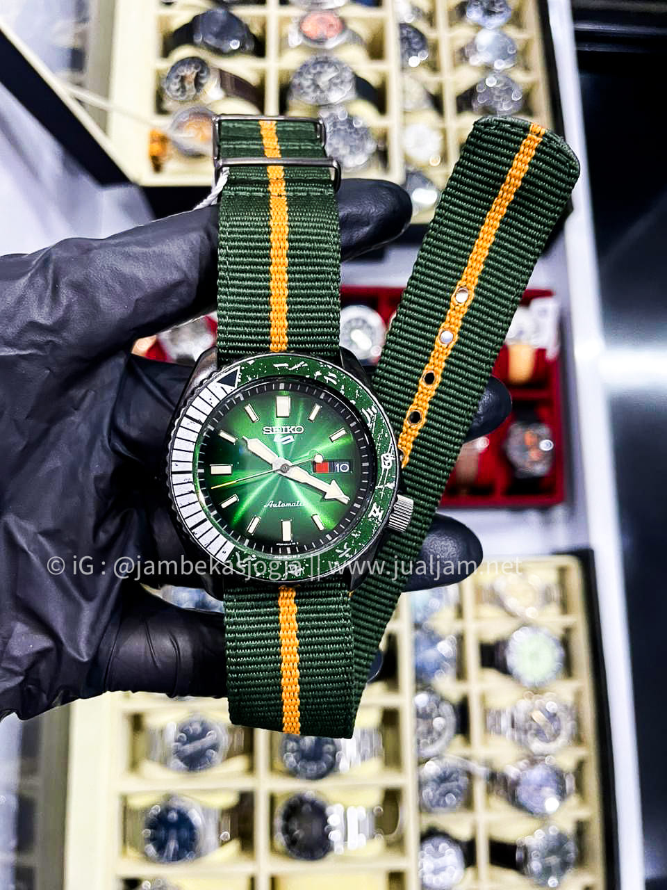 Seiko 5 Sports SRPF73K1 Naruto & Boruto Rock Lee Model Dual Tone Nylon Strap Limited Edition (TITIP JUAL )