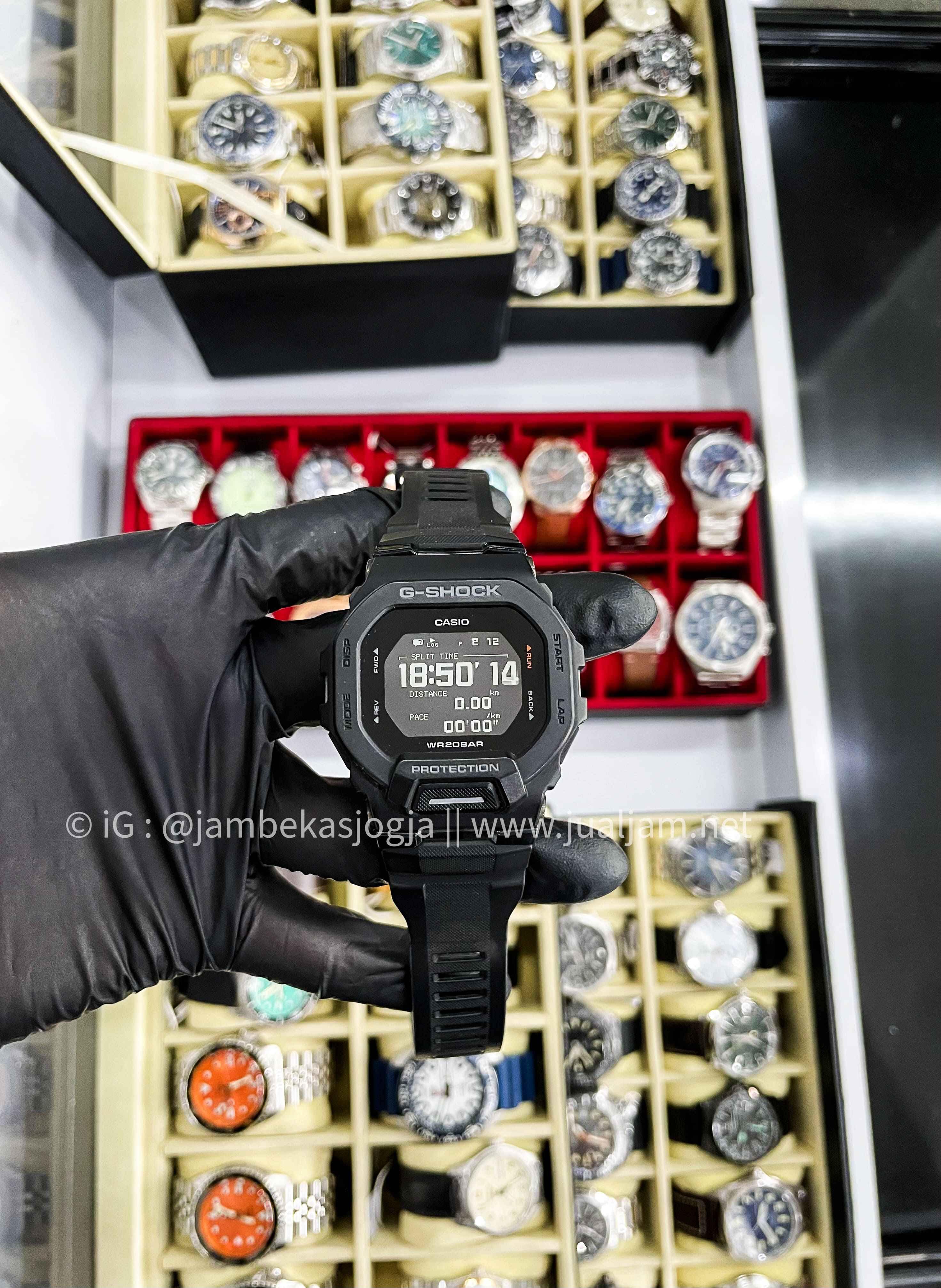 Casio G-Shock G-Squad GBD-200-1ER Men Black Digital Dial Black Resin Band (TITIP JUAL )
