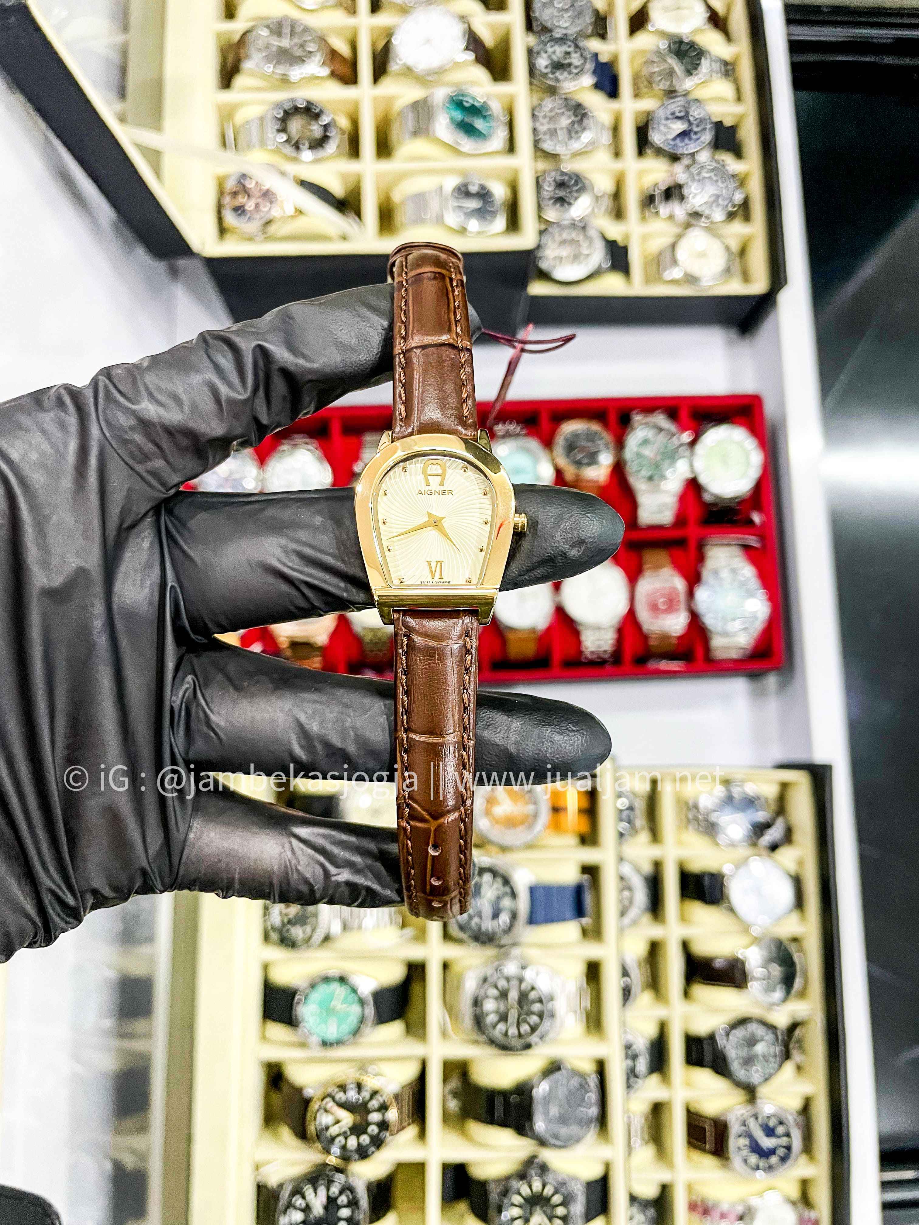 AIGNER MOLISE LADY ORIGINAL WOMEN AGW.282004.C SWISS MADE GOLD DIAL LEATHER STRAP (TITIP JUAL)