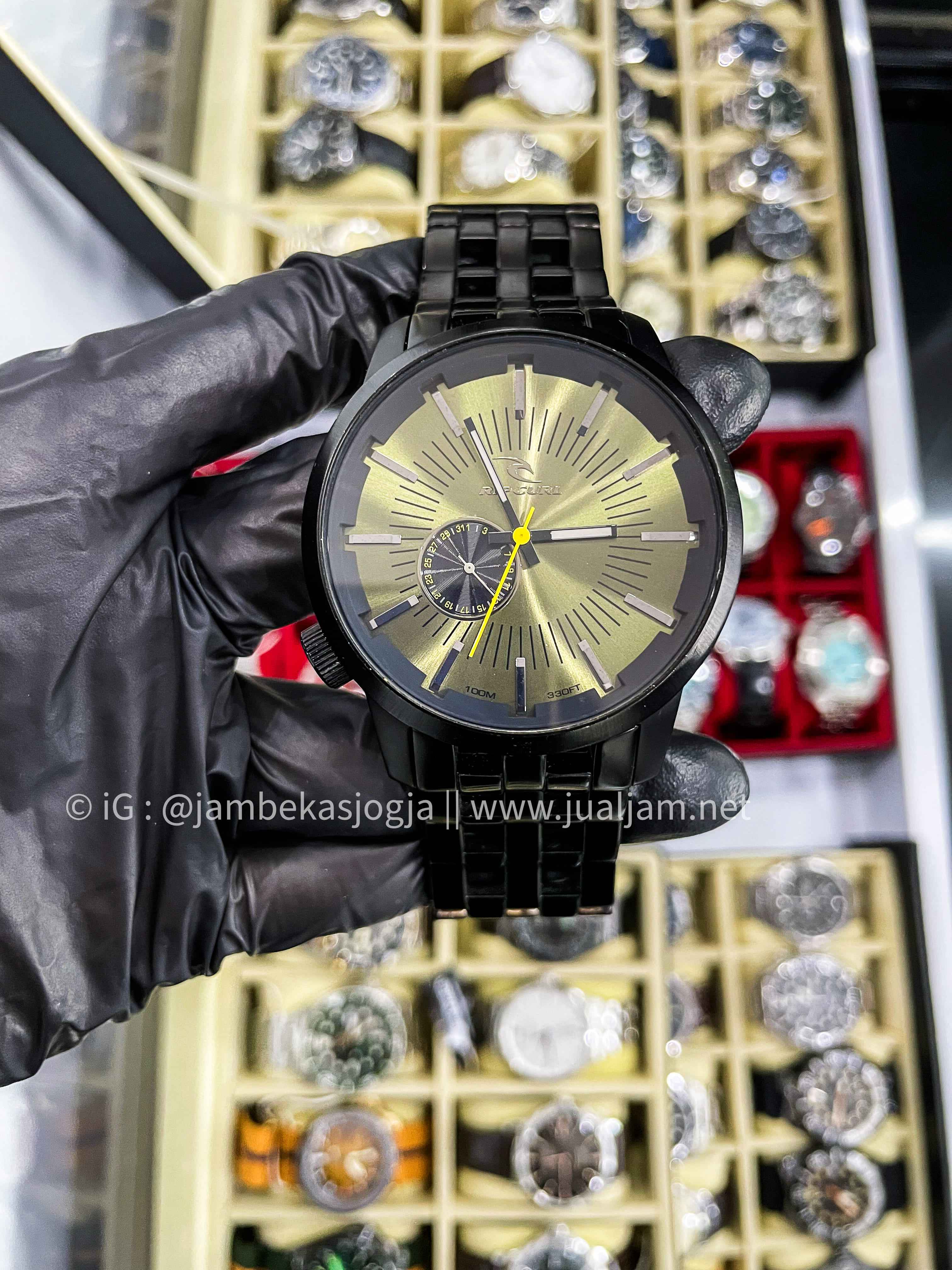 (SKU 502) Rip Curl A2221 Detroit Midnight Green dial  black stainless strap