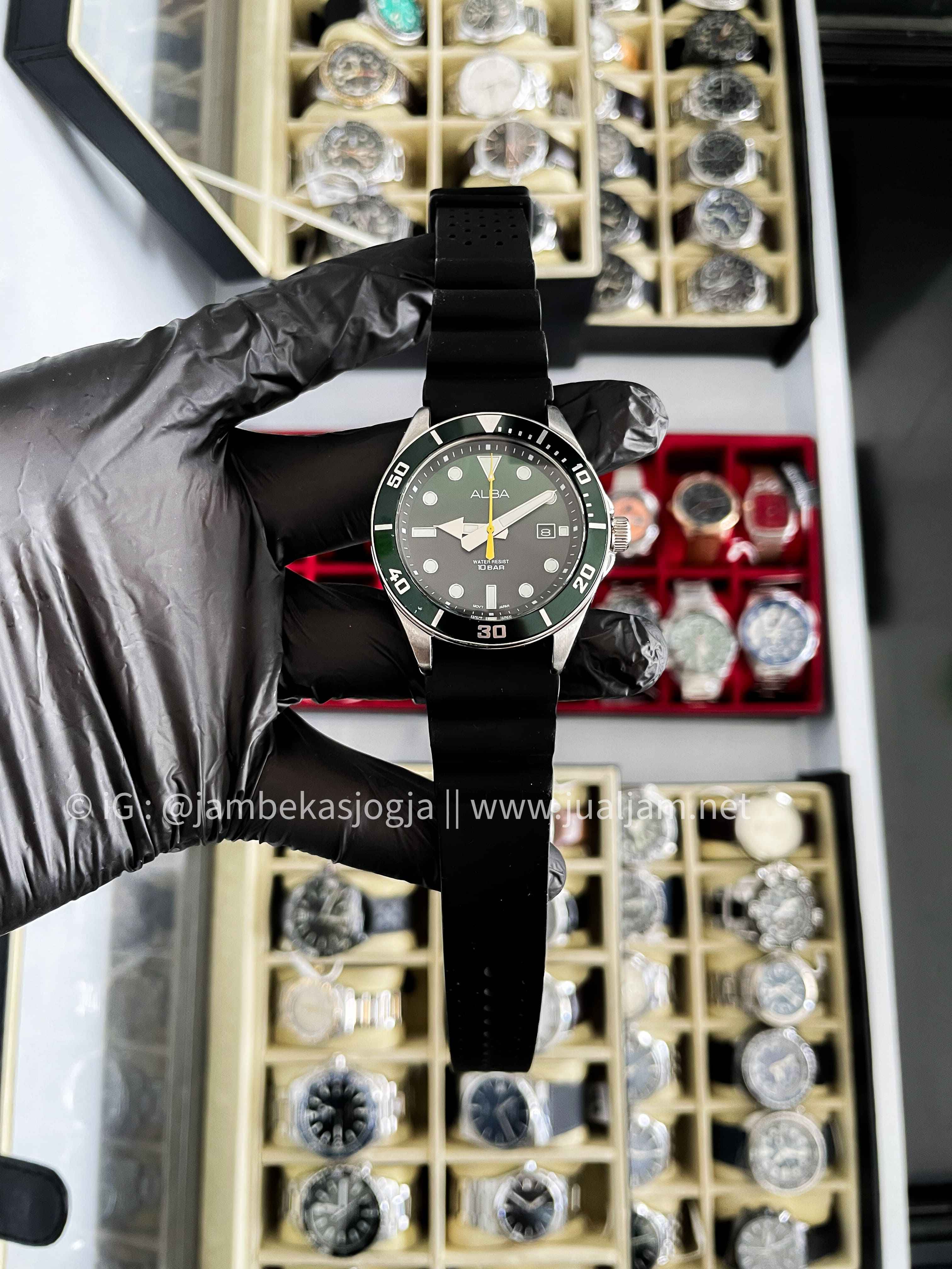Alba Active AG8K23X1 Men Green Gradation Dial Black Rubber Strap ( TITIP JUAL )