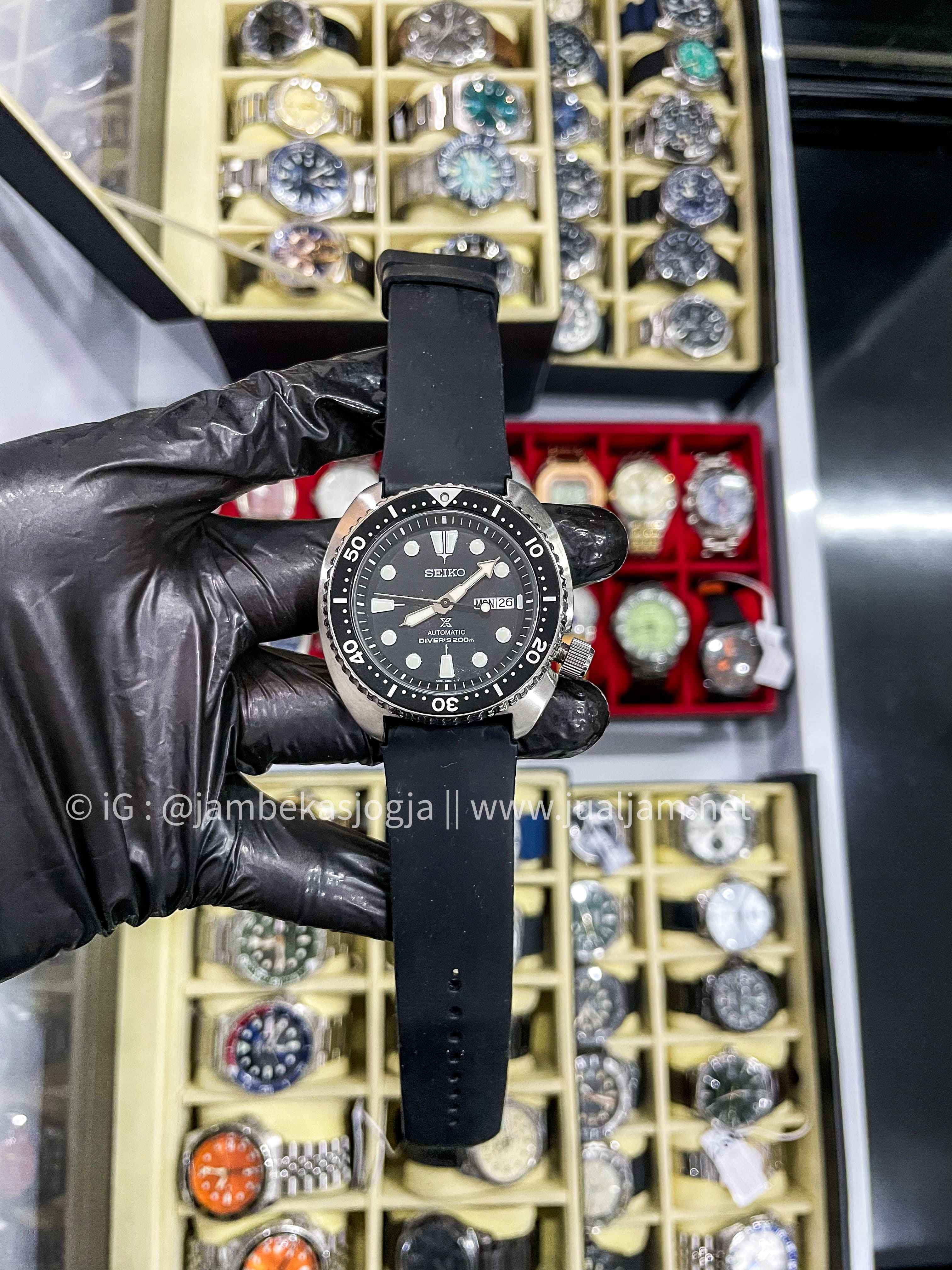 ( SKU 508) Seiko Prospex SRPE93K1 Turtle Automatic Divers 200M Black Dial Black Rubber Strap  GARANSI RESMI SEPTEMBER 2028