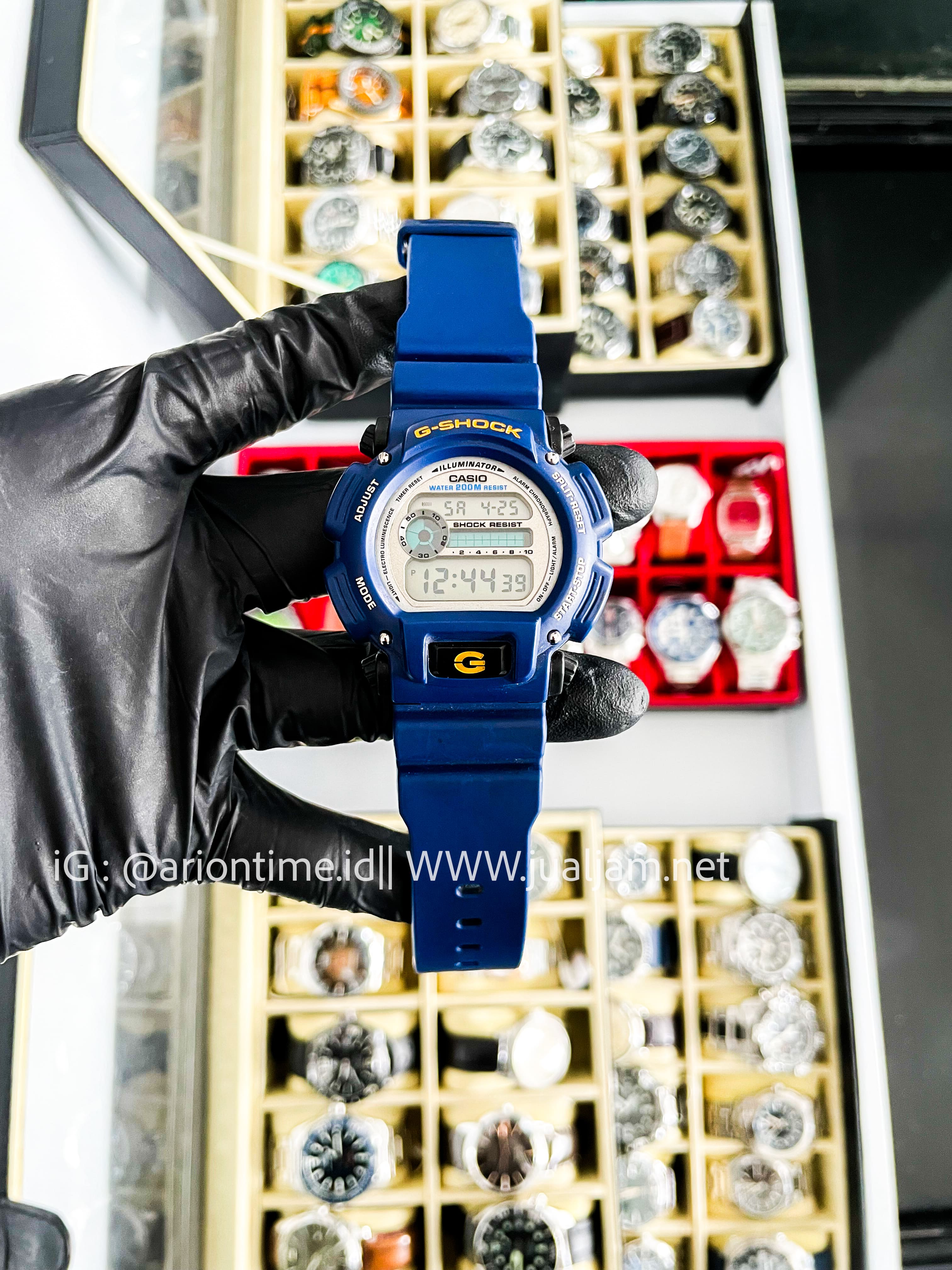 (SKU 511) Casio G-Shock DW-9052-2VDR Men Digital Dial Blue Resin Band LIKE NEW