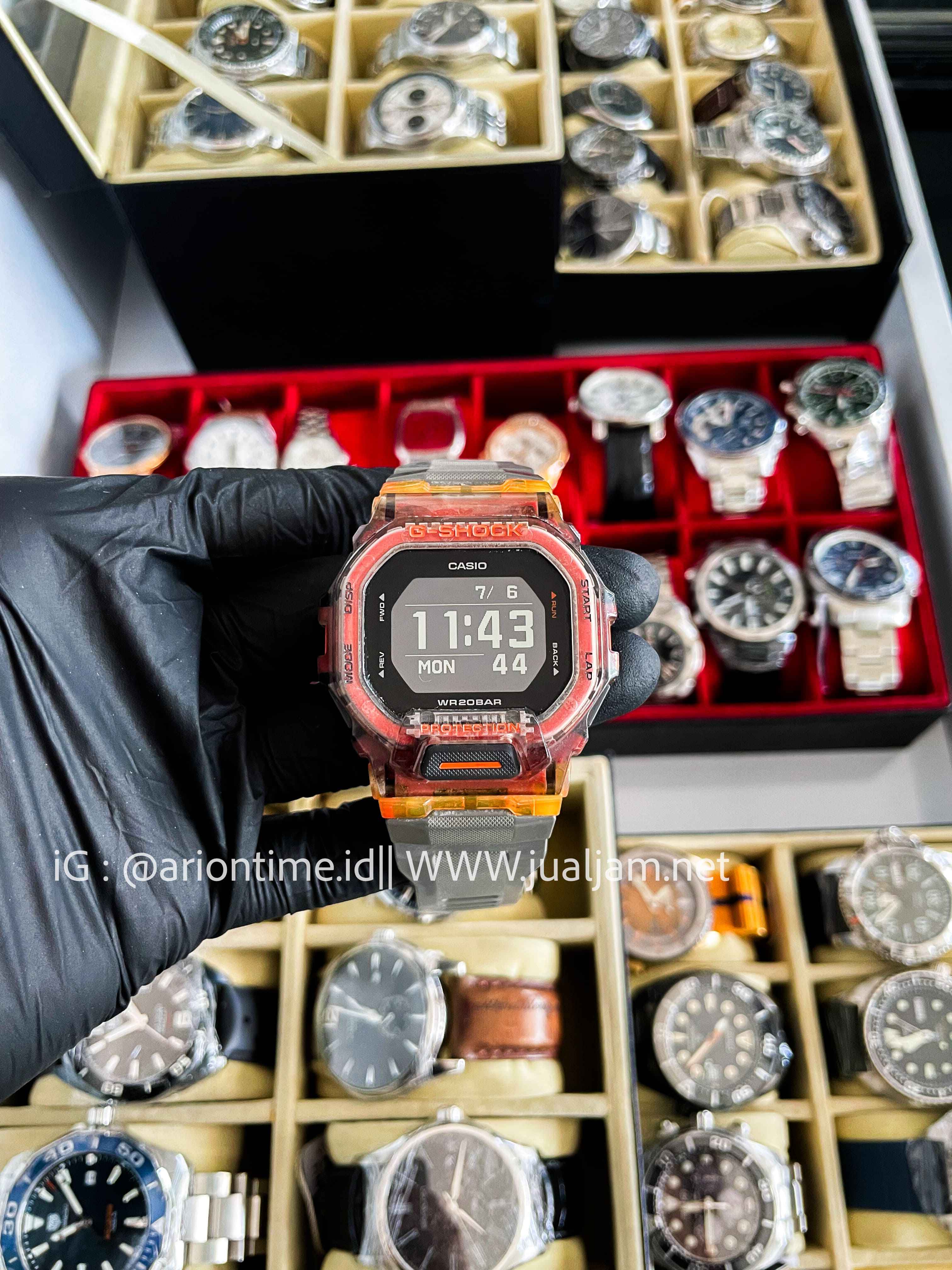 (SKU 542) Casio G-Shock GBD-200SM-1A5DR G-Squad Vital Bright Men Black Digital Dial Grey Resin Band GARANSI RESMI SEPTEMBER 2026