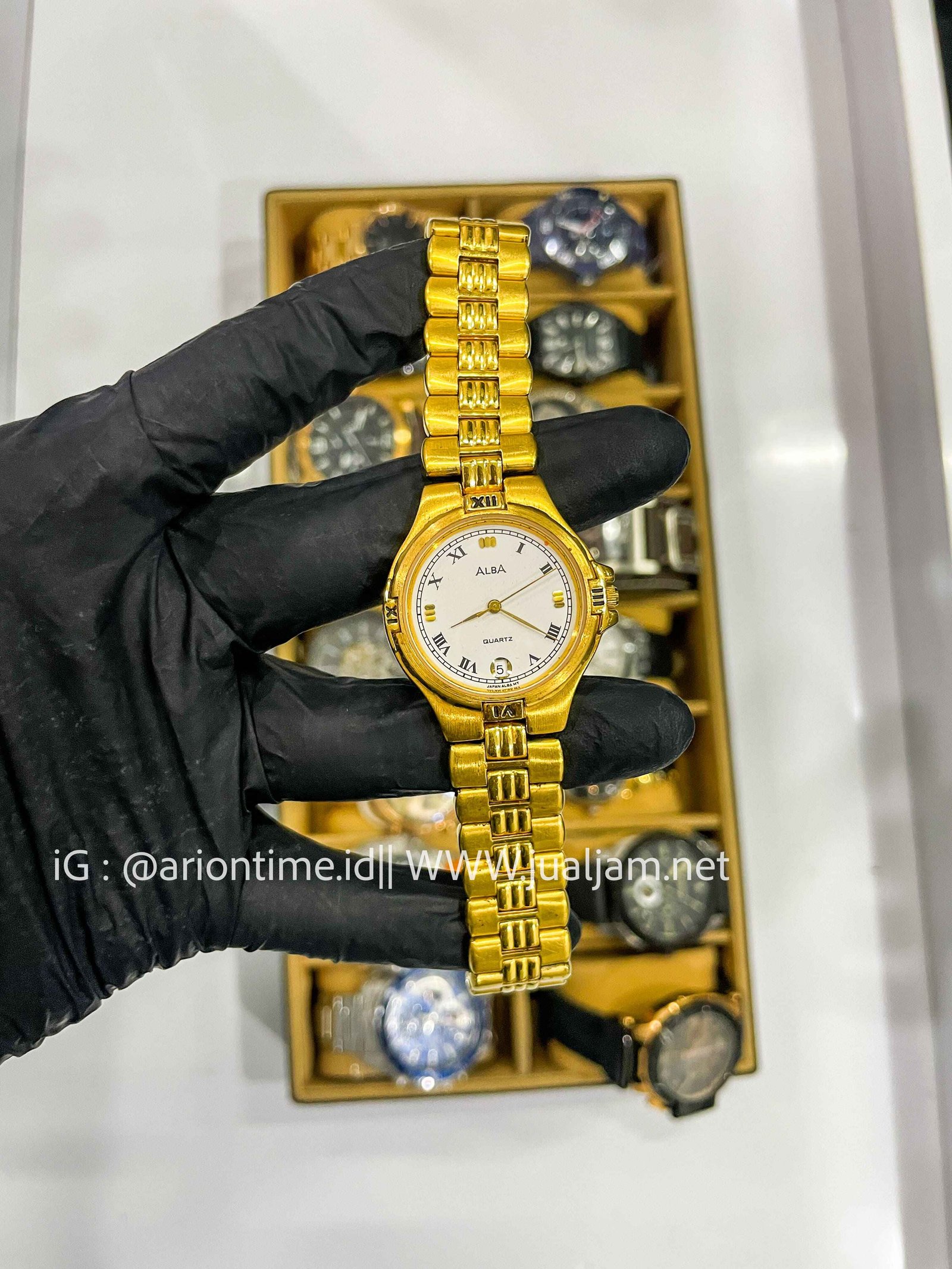 Alba AH7J86X1 White Patterned Dial Gold Stainless Steel Bracelet (TITIP JUAL)