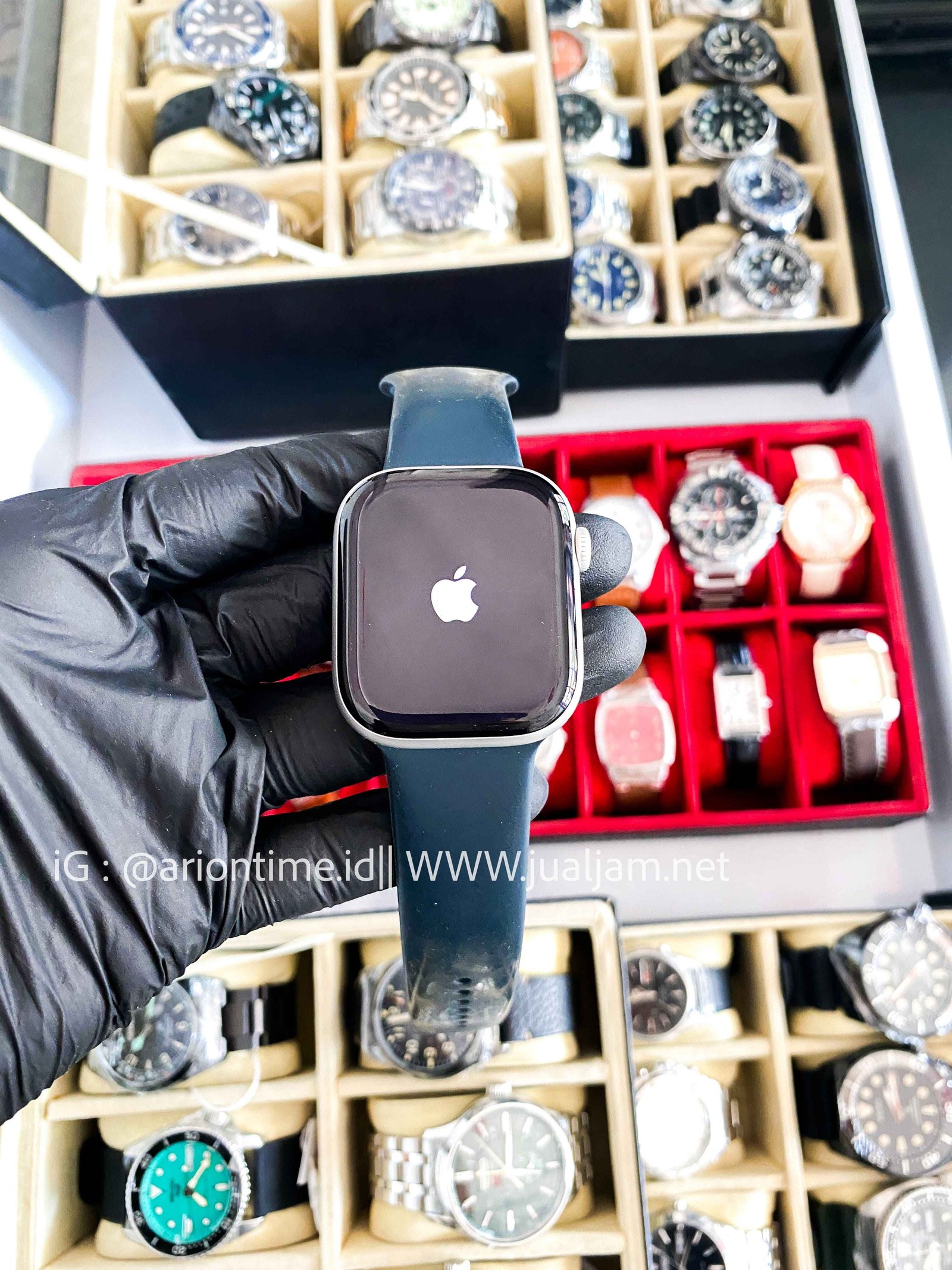 (SKU 586) Apple Watch Series 10 GPS 46mm Silver Alumunium Case with Denim Sport Band