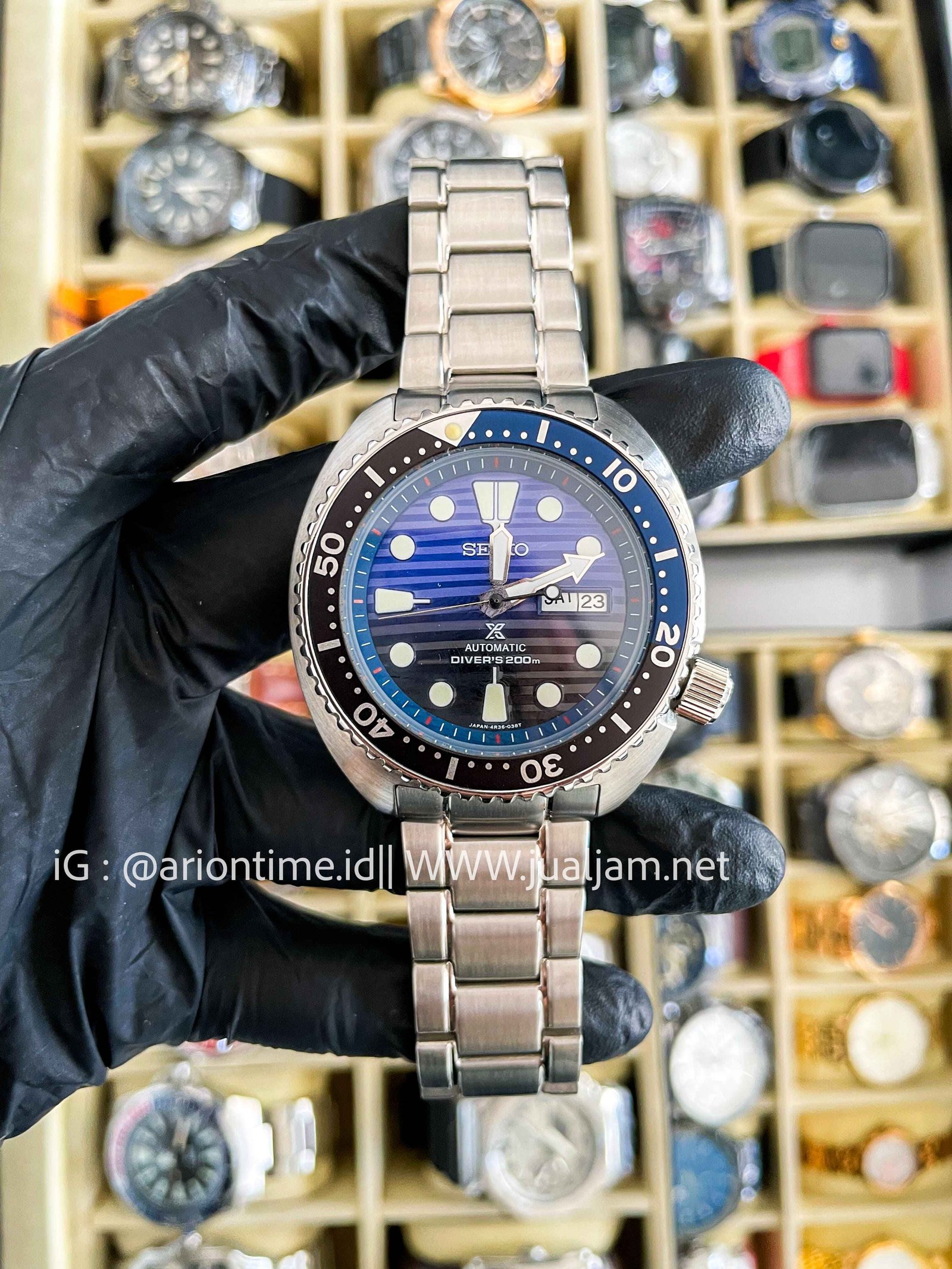 (SKU 605 )Seiko Prospex SBDY013 Turtle Diver Scuba Automatic Deep Blue Batman JDM Applied Markers Stainless Steel Strap